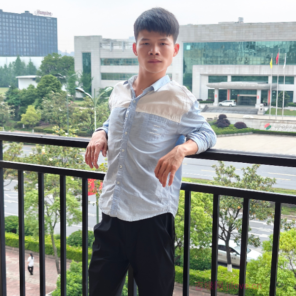 湖南28岁单身帅哥真诚找对象-淄博征婚相亲网